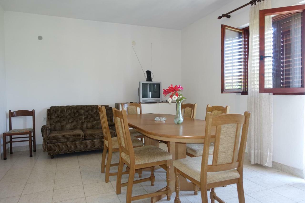 Apartment Dede Nin Esterno foto